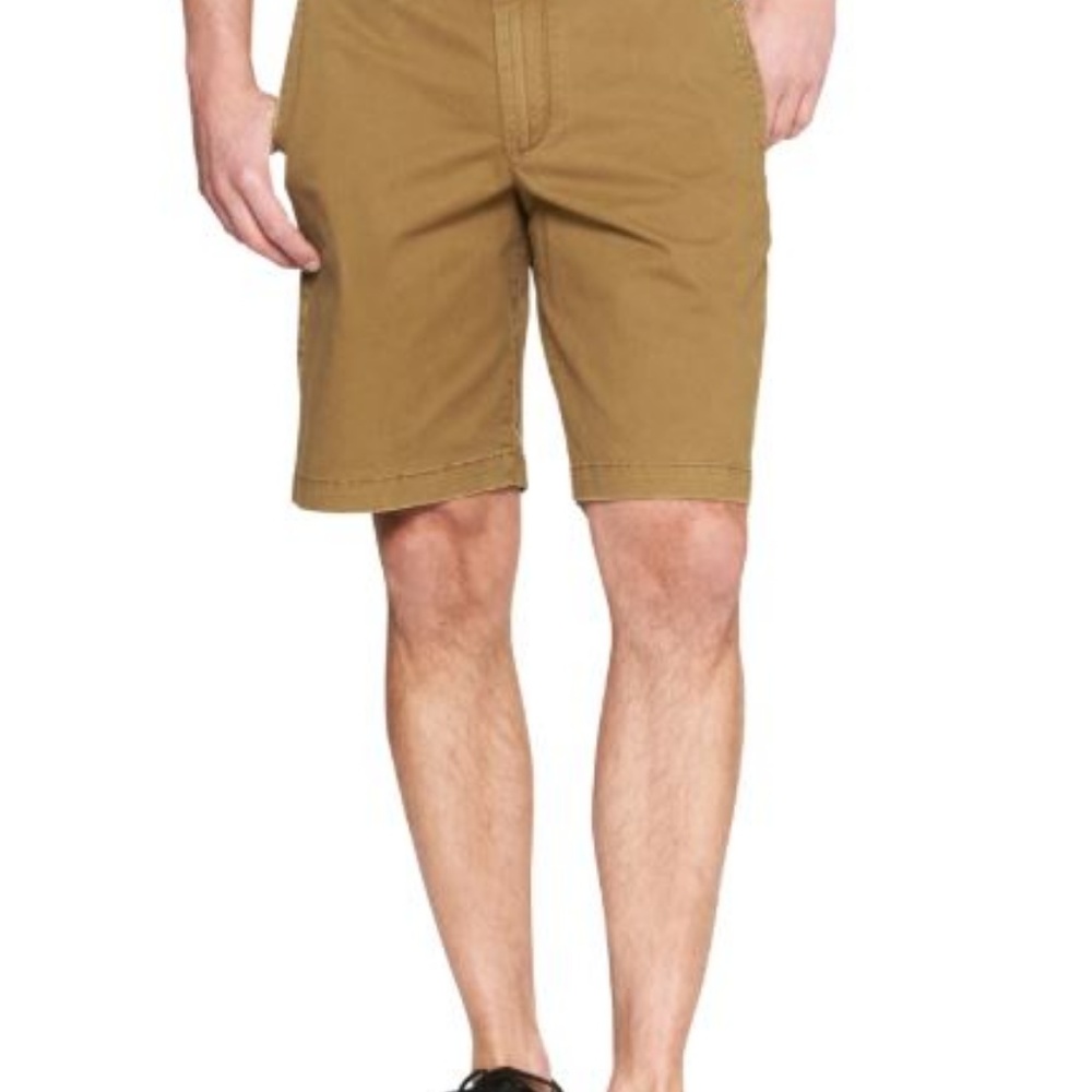 Gap Men's 10" Lived-In Shorts in Stretch Chinos shorts